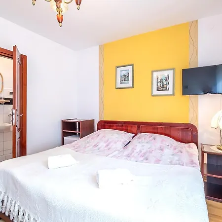 Lawendowy Zakatek 3*