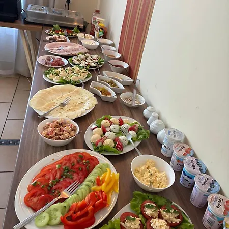 Lawendowy Zakatek Bed & Breakfast 3*